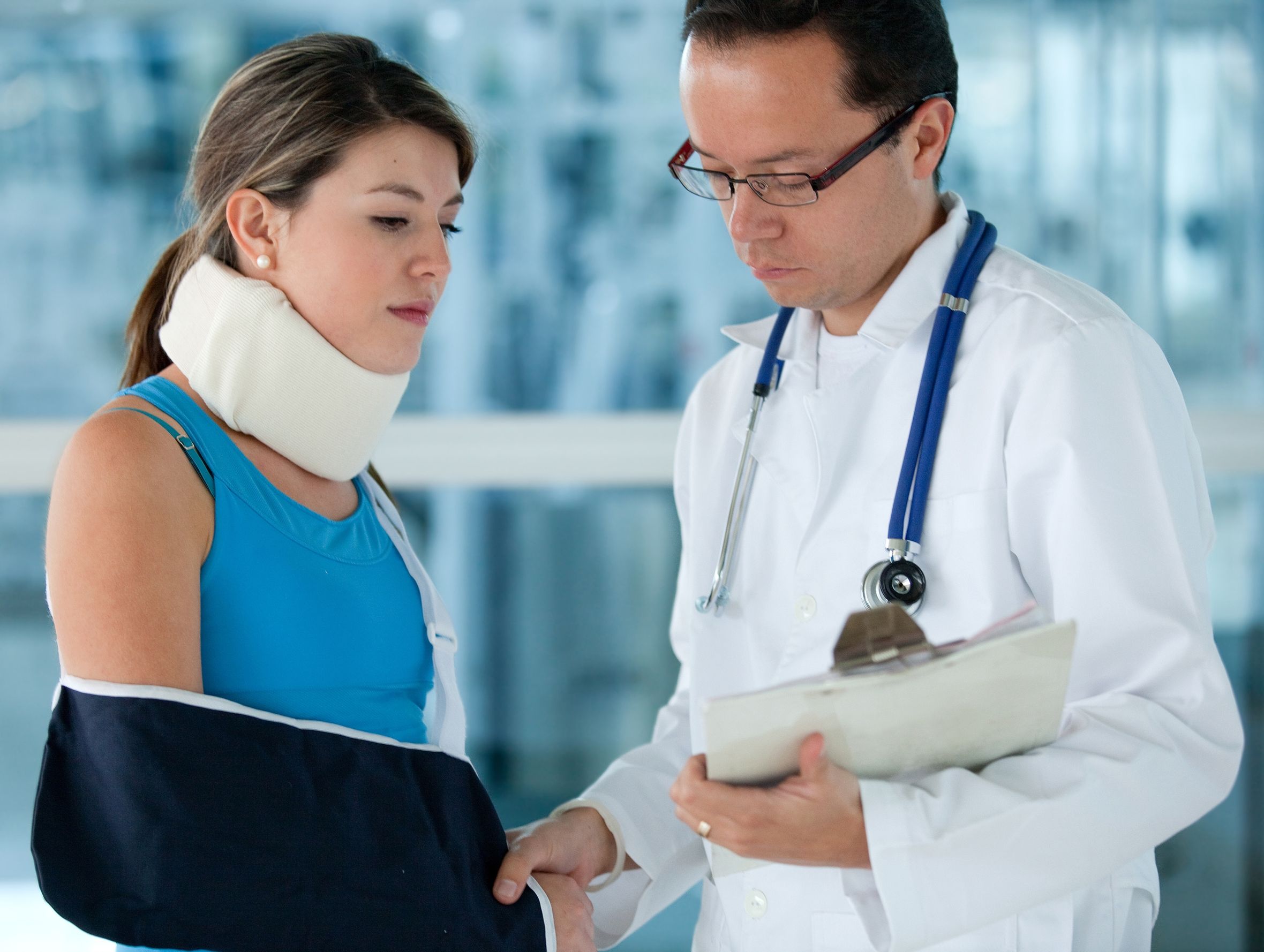 Neck Lifts in Sarasota, FL Make it Possible for Women to Wear Warm-Weather Clothes