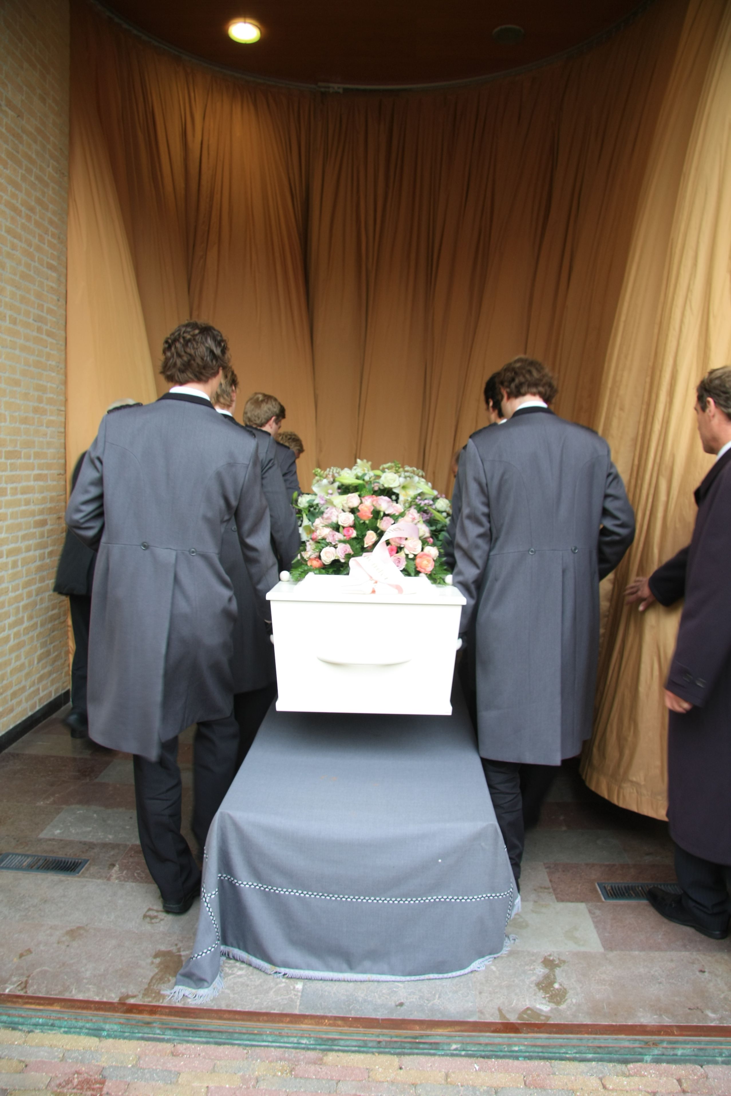 The Services Offered By A Funeral Home In Oakland CA