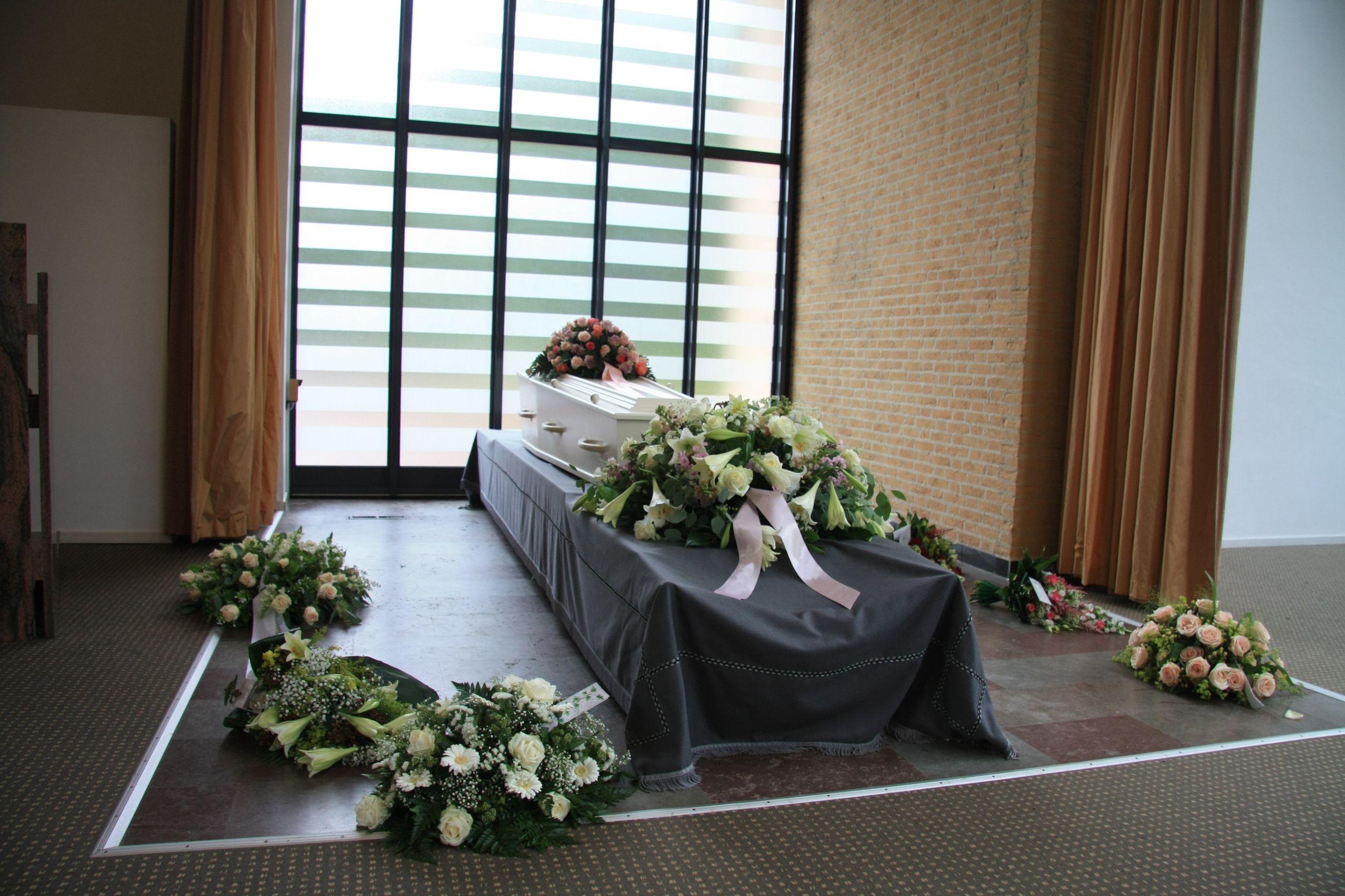 Consider a Veteran’s Cremation Service for a Military Funeral