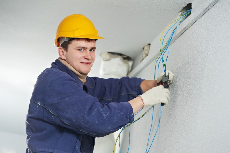 Choosing an Electrical Contractor for Your Project in Wichita, Kansas