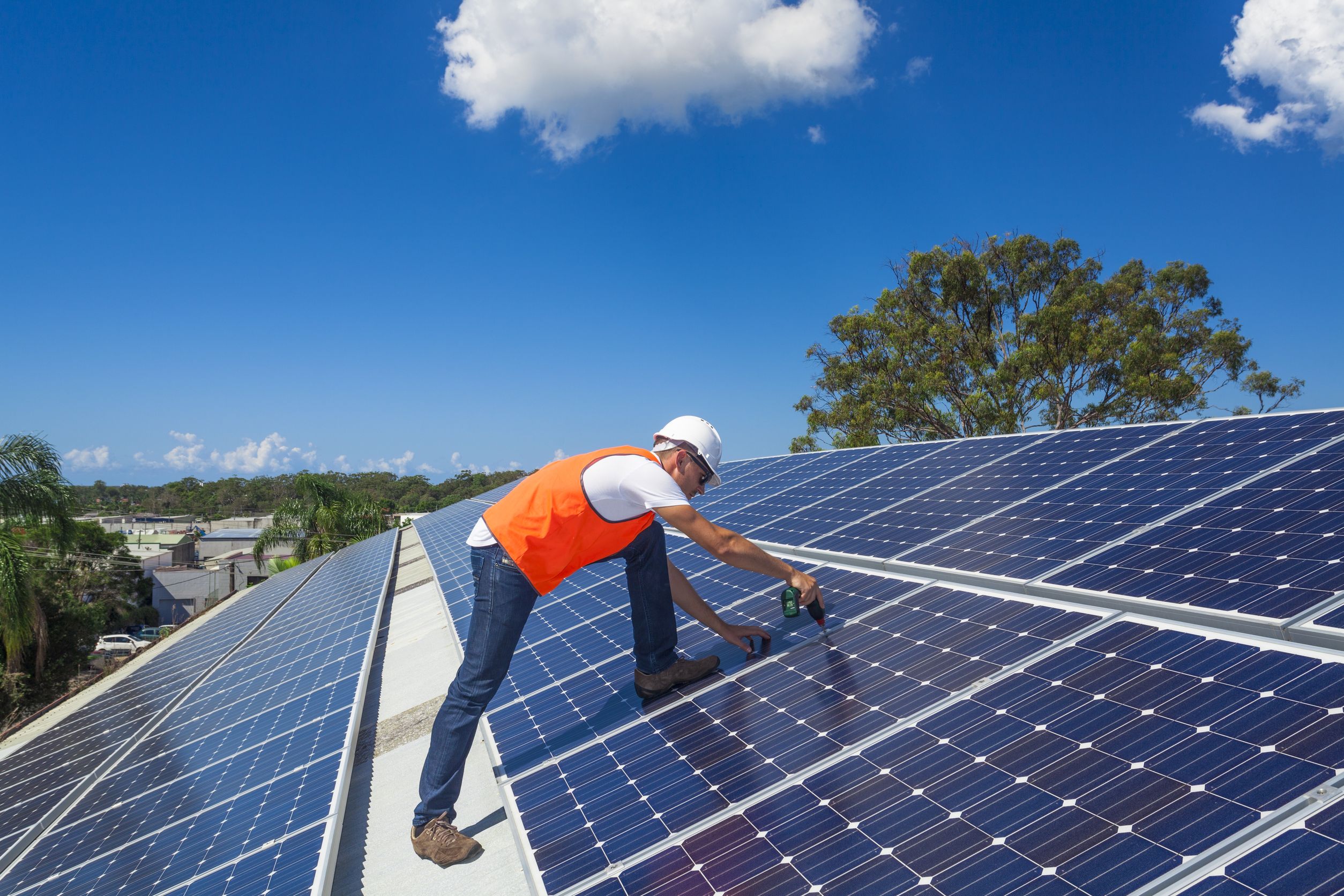 What Homeowners Should Know About Solar Panel Installation in Bakersfield