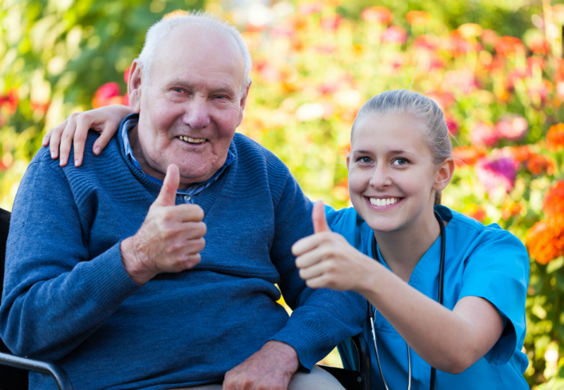 Why You Should Choose a Senior Living Facility for Your Loved One