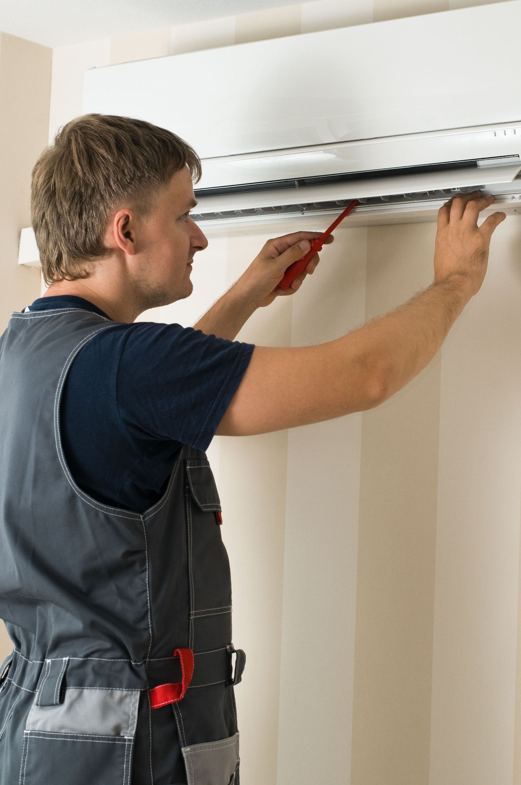 How to Know When to Call an Air Conditioning Service in Fort Myers, FL