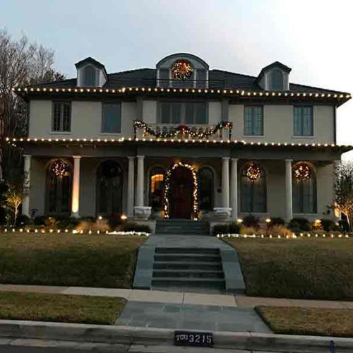 Tips For Hanging Christmas Lights With Ease